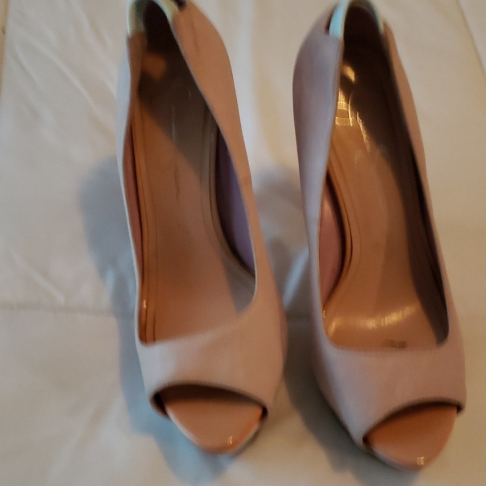 Jessica Simpson heels